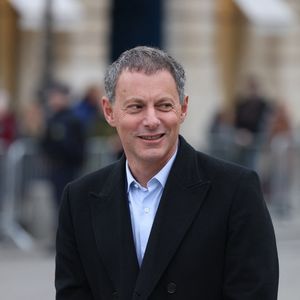 Marc-Olivier Fogiel signe son grand retour.

Marc-Olivier Fogiel - Hommage national à Robert Badinter devant le ministère de la Justice sur la place Vendôme à Paris. © Dominique Jacovides/Bestimage