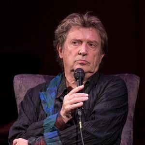 Info - Les ex-membres du groupe " Police ", Andy Summers et Stewart Copeland poursuivent en justice Sting, pour royalties non versés - Andy Summers, ex-guitariste du groupe Police, parle de son dernier album au Grammy Museum à Los Angeles le 24 mars 2017.
© Brian Cahn via ZUMA Wire / Bestimage