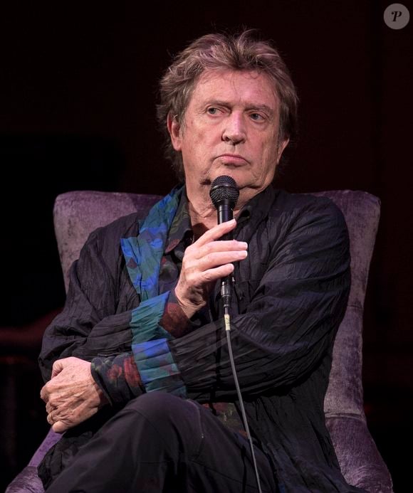 Info - Les ex-membres du groupe " Police ", Andy Summers et Stewart Copeland poursuivent en justice Sting, pour royalties non versés - Andy Summers, ex-guitariste du groupe Police, parle de son dernier album au Grammy Museum à Los Angeles le 24 mars 2017.
© Brian Cahn via ZUMA Wire / Bestimage