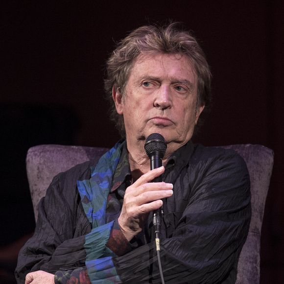 Info - Les ex-membres du groupe " Police ", Andy Summers et Stewart Copeland poursuivent en justice Sting, pour royalties non versés - Andy Summers, ex-guitariste du groupe Police, parle de son dernier album au Grammy Museum à Los Angeles le 24 mars 2017.
© Brian Cahn via ZUMA Wire / Bestimage
