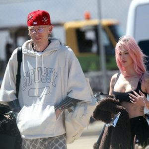 Entre Megan Fox et Machine Gun Kelly, ça n'a jamais été un long fleuve tranquille.

Megan Fox et Machine Gun Kelly arrivent au Mexique pour passer quelques jours de repos dans une station balnéaire exclusive, Cabo San Lucas, Mexique.