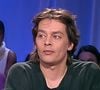 Ari Boulogne est-il le fils d'Alain Delon ?
Ari Boulogne (né Christian Aaron Paffgen, fils illégitime d'Alain Delon) dans l'émission "Tout le monde en parle" d'Ardisson. Ari Boulogne ( fils de la chanteuse Nico, qui a toujours clamé que son père était Alain Delon) est mort chez lui dans le XV eme arrodissement de paris
© Capture TV France 2 via Bestimage
