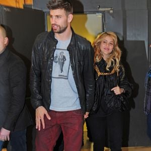 Au cœur de cette longue bataille se jouait la question de sa résidence fiscale entre 2012 et 2014, époque où elle parcourait le monde pour sa carrière tout en partageant la vie de l'ex-footballeur Gerard Piqué.
Shakira et son ex-compagnon Gerard Pique au lancement du nouveau livre de Joan Pique, le pere de Gerard, a Barcelone, le 14 mars 2013.
©Bestimage