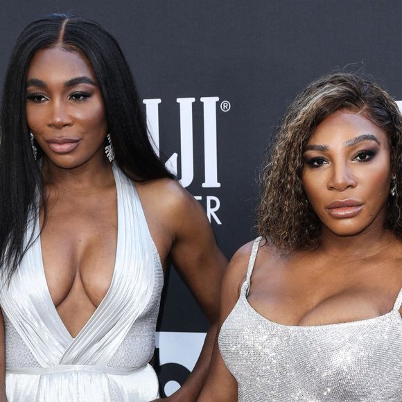 Une histoire familiale qui n'est pas sans rappeler celle des sœurs Williams.

Venus Williams, Serena Williams - Photocall de la 27ème édition des Critics Choice Awards à Los Angeles.