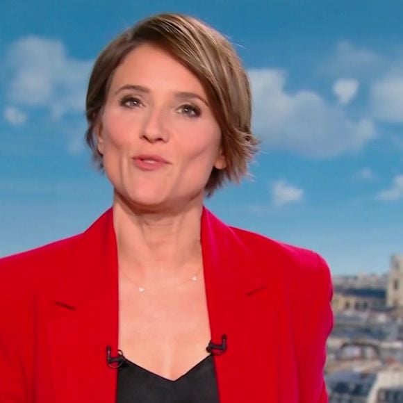 Mélanie Taravant, joker de Julian Bugier au journal télévisé de 13 heures sur France 2, lundi 20 octobre 2025.