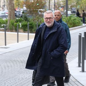 Exclusif - Laurent Ruquier à la sortie des studios de RTL à Neuilly-sur-Seine, le 16 octobre 2025. © Agence / Bestimage