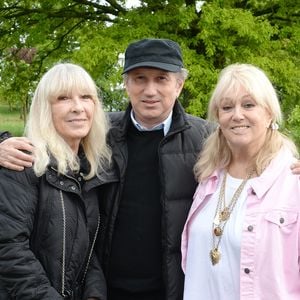 Présent au Festival OFF d'Avignon, où il est venu assister au spectacle de Nelson Monfort consacré à Jean Ferrat, Michel Drucker s'est confié sur ses nombreux projets pour la rentrée.

Exclusif - Michel Drucker (casquette) et sa femme Dany Saval, Mylène Demongeot - Mylène Demongeot (présidente du comité d'honneur du refuge de l'Arche de Chateau-Gontier) a reçu en exclusivité Michel Drucker (casquette) et sa femme Dany Saval au refuge de l'Arche à Château-Gontier à l'occasion du deuxième week-end de la protection animale le 1er mai 2015. DANIEL ANGELI / BESTIMAGE