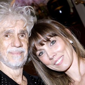 Louis Bertignac et sa femme Laetitia Brichet lors de la soirée des "Stéthos d'or 2023" à l'hôtel Four Seasons George V à Paris le 27 mars 2023.
© Cédric Perrin / Bestimage