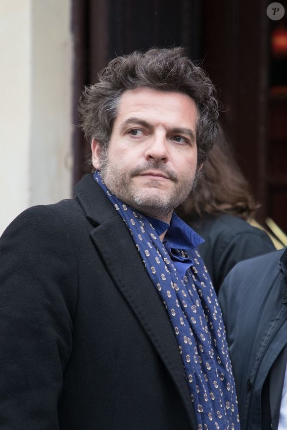 Le chanteur M, Matthieu Chedid à la sortie de l'hommage à Jacques Higelin au Cirque d'Hiver à Paris le 12 avril 2018.