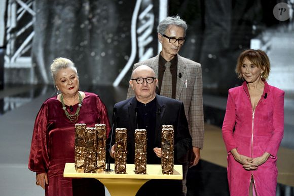Un César spécial pour la troupe du Splendid, Josiane Balasko, Michel Blanc, Thierry Lhermitte, Marie-Anne Chazel, sur scène lors de la 46ème cérémonie des César à l'Olympia à Paris le 12 mars 202. © Bertrand Guay/ Pool / Bestimage