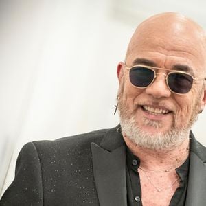 Exclusif - PAscal Obispo en backstage de l'enregistrement de l'émission "Serge Lama, le dernier rappel" présentée par F. Bollaert, diffusée le vendredi 21 novembre 2025 sur France 3 à 21h10, au théâtre Marigny à Paris, France, le 29 avril 2025. © Clovis-Moreau/Bestimage