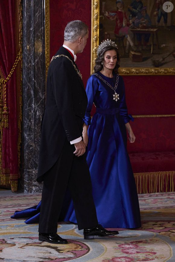 Le roi Felipe VI d'Espagne et la reine Letizia lors de la cérémonie d'accueil du sultan d'Oman Haïtham ben Tariq à Madrid le 4 novembre 2025. Photo par Cordon / Bestimage