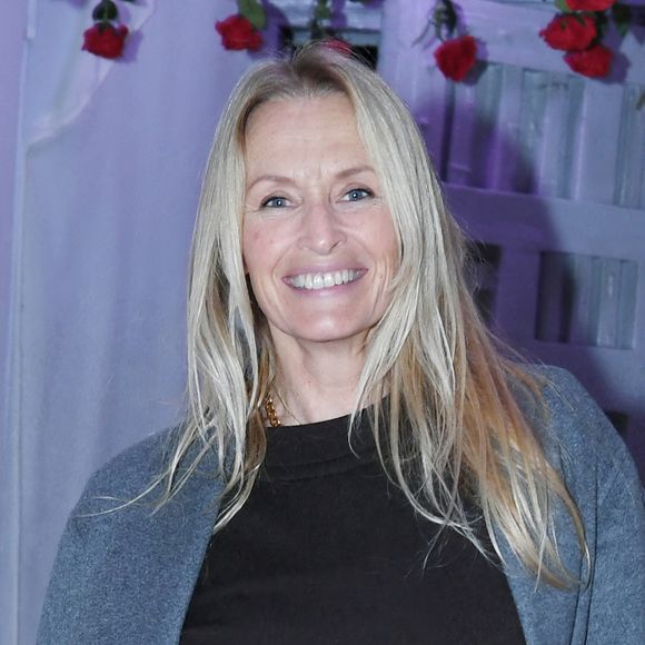 "Un moment suspendu", confie Estelle Lefébure en partageant une vidéo de danseurs évoluant sur la musique romantique "Tus labios me dirán" de Carlos Di Sarli.

Exclusif - Estelle Lefébure - Le comédien Redouane Bougheraba inaugure son restaurant "Le Peaky" à Paris le 20 novembre 2024. © Rachid Bellak/Bestimage