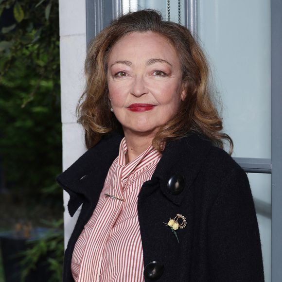 Catherine Frot a joué dans "Sous les étoiles de Paris" de Claus Drexel sorti en 2020 avec sa petite soeur Dominique

Close-up avec Catherine Frot lors de la 15ème édition du "Festival 2 Cinéma de Valenciennes", le 27 septembre 2025. © Denis Guignebourg/Bestimage