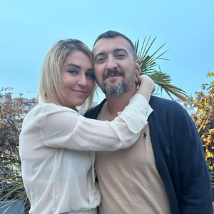 Actuellement, elle se soigne.

Amandine Pellissard, révélé dans "Familles nombreuses", est maman de neuf enfants avec son époux Alexandre.
