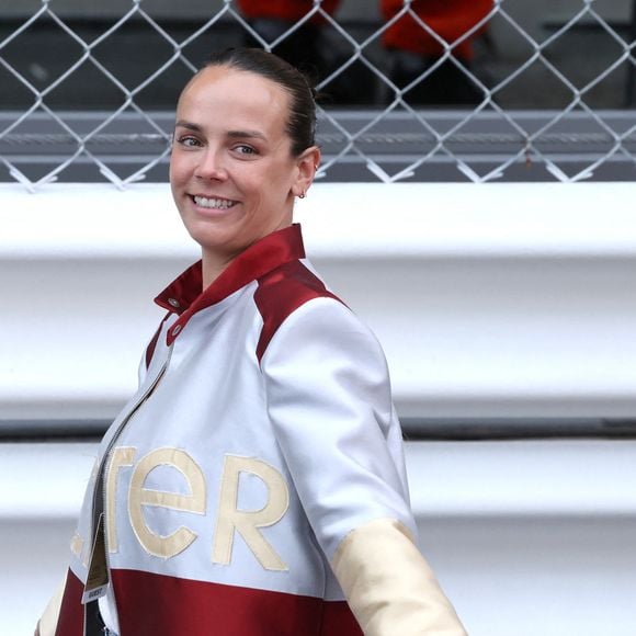 Pauline Ducruet - Le prince Albert II de Monaco remet le trophée de la course en série G avec la famille de Ayrton Senna lors du 14ème Grand Prix de Monaco Historique le 12 mai 2024. © Claudia Albuquerque / Bestimage