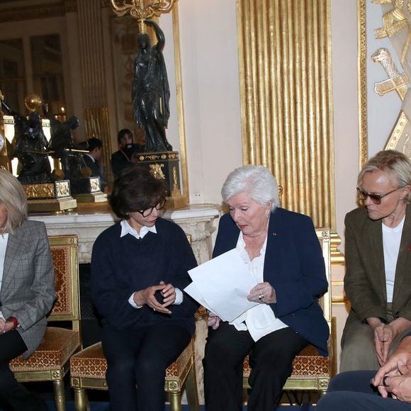 Dominique Besnehard, Brigitte Macron, Rachida Dati (Ministre de la Culture), Line Renaud, Muriel Robin et Dany Boon - Line Renaud fait don de ses archives aux Archives Nationales au Ministère de la Culture, Paris le 12 Mai 2025. © Bertrand Rindoff / Bestimage