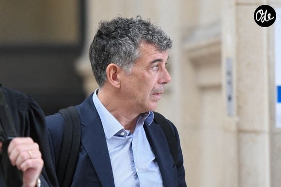 Le présentateur de télévision et agent immobilier français Stéphane Plaza arrive à Paris le 1er juillet 2026, pour la dernière journée de son procès en appel pour violences conjugales. Photo : Florian Poitout/ABACAPRESS.COM