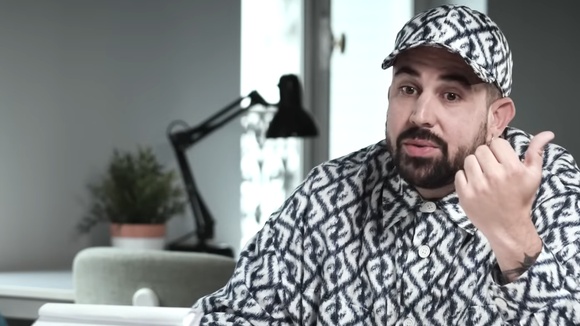 Artus dans la web-série L'entretien d'embauche sur Youtube