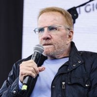 Christophe Lambert : l’acteur pris en charge immédiatement après avoir perdu le contrôle de son corps lors d’un événement public