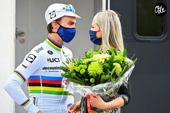Après l'annonce de son divorce, Marion Rousse a officialisé quelques mois plus tard sa relation avec Julian Alaphilippe.

Info - Julian Alaphilippe et Marion Rousse sont parents d’un petit Nino - Le cycliste français Julian Alaphilippe remporte sa troisième Flèche Wallonne à Huy en Belgique, le 21 avril 2021, après ses précédentes victoires en 2018 et 2019. Il a devancé Primoz Roglic (Jumbo-Visma) et Alejandro Valverde (Movistar). 
© Photo News / Panoramic / Bestimage