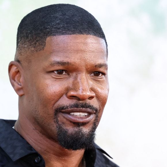 Jamie Foxx a fêté son anniversaire. Mais, selon la chaîne américaine CBS News, la soirée a mal tourné... Et Jamie Foxx a terminé sa nuit à l'hôpital !
L'acteur américain Jamie Foxx arrive à la première mondiale de "Day Shift" de Netflix à Los Angeles.