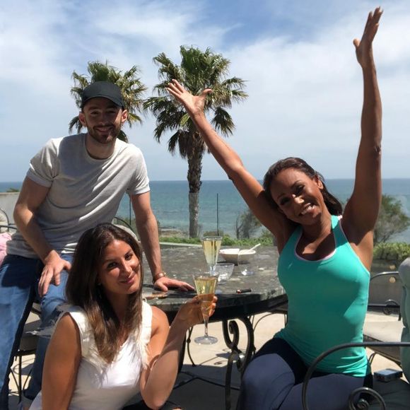 Sur Instagram, Mel a ajouté une photographie avec son époux où l'on découvre les deux mariés devant la cathédrale. 

Mel B et Rory McPhee en Australie, en octobre 2018