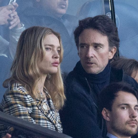 “En tout cas, je suis bien content que vous ayez fait le job et que vous soyez en Ligue 1. Bravo !”, conclut le mari de Natalia Vodianova

Natalia Vodianova et Antoine Arnault - Célébrités dans les tribunes lors du match retour de la Ligue Des Champions 2024-2025 (LDC) "PSG - Arsenal" (2-1) au Parc des Princes à Paris le 7 mai 2025. © Cyril Moreau/Bestimage