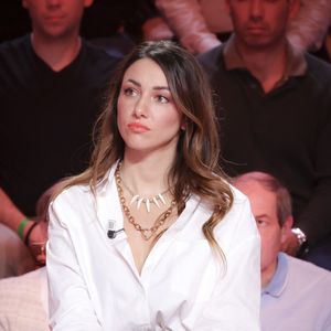 Exclusif - Delphine Wespiser, sur le plateau de  "Tout Beau, Tout N9uf - TBT9" présenté par C.Hanouna, et diffusé en direct sur W9, Paris, France, le 21 janvier 2026. © Jack Tribeca / Bestimage