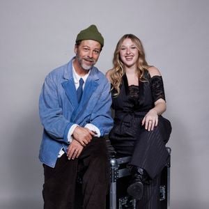 Dans une interview accordée au "Parisien", le chanteur évoque avec sincérité l’équilibre qu’ils ont su construire, notamment autour de leur vie de famille et de leurs deux fils, Jules et Marcel. 

Exclusif - Helena, Christophe Mae - Studio avec les artistes pour les surprises de l'enregistrement de l'émission "La chanson secrète N°14", présentée par N.Aliagas et diffusée le 26 décembre sur TF1, à Paris, France, le 9 décembre 2025. © Jacovides-Moreau/Bestimage