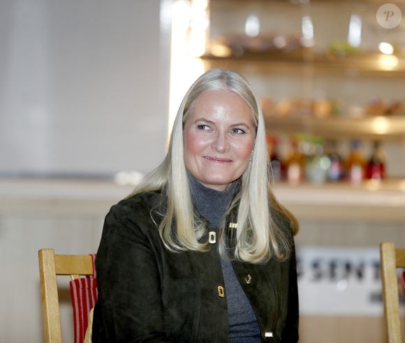 L’annonce de son état a entraîné un élan massif d’inscriptions au registre des donneurs d’organe.

La princesse Mette Marit de Norvège en visite dans une maison de retraite à Oslo le 17 décembre 2025.

Action Press / Bestimage