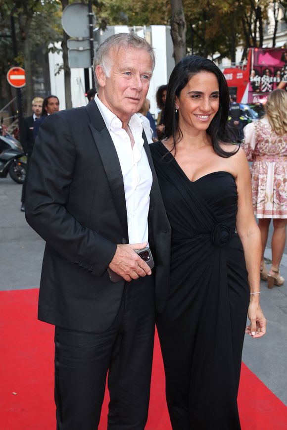 Rapidement, le couple a choisi Neuilly-sur-Seine, en région parisienne, une ville réputée pour sa quiétude et son cadre de vie idéal pour élever une famille.

Franck Dubosc et sa femme Danièle arrivent au " Concerto pour la Paix " organisé par Omar Harfouch au Théâtre des Champs Élysées à Paris, France, le 18 Septembre 2024.
© Bertrand Rindoff / Bestimage