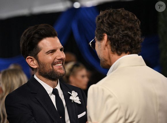 Adam Scott et Pedro Pascal arrivent à la 77e cérémonie annuelle des Primetime Emmy Awards au Peacock Theater à Los Angeles le dimanche 14 septembre 2025. Photo by Chris Chew/UPI/ABACAPRESS.COM