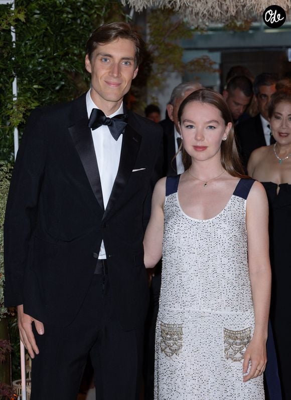 Quelques jours après l'annonce de ses fiançailles, elle a puisé dans le dressing princier.

La princesse Alexandra de Hanovre et son compagnon Ben-Sylvester Strautmann au photocall du dîner de gala du Grand Prix de Formule 1 de Monaco 2026, le 7 juin 2026. 

© Bruno Bebert / Bestimage