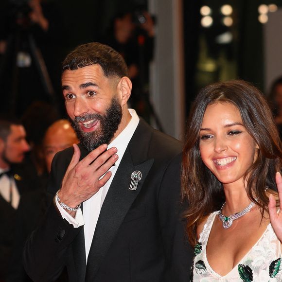 Karim Benzema et sa compagne Lyna Khoudri à la descente des marches du film « 13 jours 13 nuits » lors du 78ème Festival International du Film de Cannes le 23 mai 2025/
© Mickael Chavet / Zuma Press / Bestimage