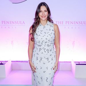 Camille Cerf assiste au cocktail caritatif Peninsula in Pink lors du lancement du programme au Peninsula Paris le 8 octobre 2025. L'événement a été organisé pour soutenir l'association Les Bonnes Fees, qui fête son 10e anniversaire dans le cadre de la campagne mondiale Octobre Rose. Photo par David Boyer/ABACAPRESS.COM