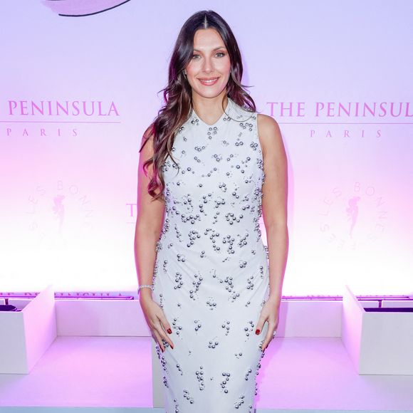 Camille Cerf assiste au cocktail caritatif Peninsula in Pink lors du lancement du programme au Peninsula Paris le 8 octobre 2025. L'événement a été organisé pour soutenir l'association Les Bonnes Fees, qui fête son 10e anniversaire dans le cadre de la campagne mondiale Octobre Rose. Photo par David Boyer/ABACAPRESS.COM