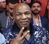 Mike Tyson est devenu une légende de la boxe en remportant le titre mondial des poids lourds à seulement 20 ans.

L'ancien boxeur professionnel américain Mike Tyson est aperçu lors de l'événement « Fatal Fury » à Times Square, à New York, où il fait une apparition remarquée lors de cet événement passionnant.



Sur la photo : Mike Tyson