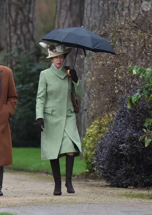 La princesse Anne - Les membres de la famille royale d’Angleterre ont assisté à la messe de Noël de l’église de St. Mary Magdalene à Norfolk, le 25 décembre 2015