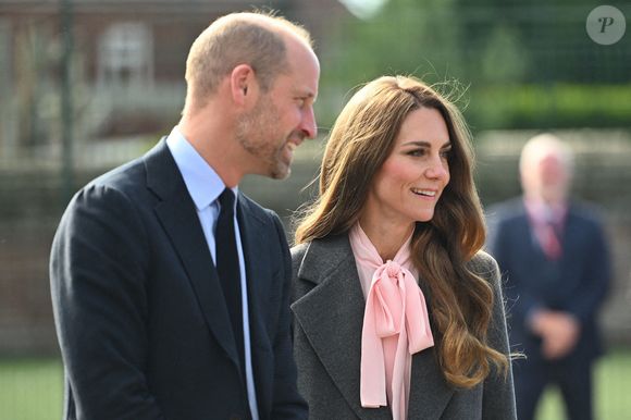 Si les habitants comprennent l'importance que le couple se sente en sécurité, ils ont dû mal à accepter les changeemnts.

Le Prince et la Princesse de Galles lors d'une visite à la Farnborough Road Infant and Junior School à Birkdale, Southport, où Elsie Dot Stancombe était élève, pour parler aux enseignants de l'impact de l'école sur l'attentat de Southport en 2024, et du soutien que l'école maternelle et le collège associé ont apporté aux élèves, au personnel et à la communauté locale.  23 septembre 2025. Le couple royal se rend à Southport pour témoigner de son soutien à la communauté après l'attentat de juillet 2024, au cours duquel Dot Stancombe, Alice da Silva Aguiar et Bebe King ont été tuées lors d'un cours de danse dans la ville. © Eddie Mulholland/Daily Telegraph/PA Wire/ABACAPRESS.COM