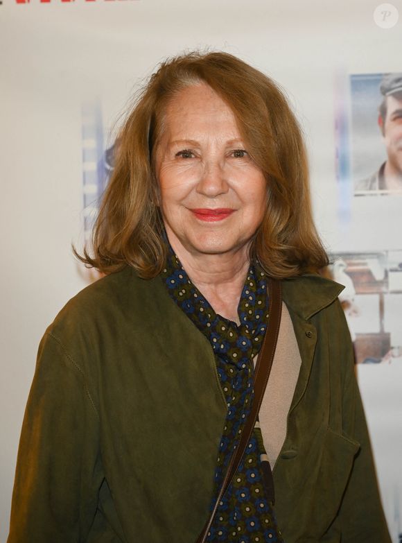 Les obsèques de cette figure incontournable du cinéma français se dérouleront le vendredi 24 avril 2026, à 10h30, en l'église Saint-Sulpice de Paris.

Nathalie Baye - Photocall à la première du film "Tourner pour vivre" sur la vie cinématographique du réalisateur C.Lelouch à Paris le 25 avril 2022.

© Coadic Guirec / Bestimage
