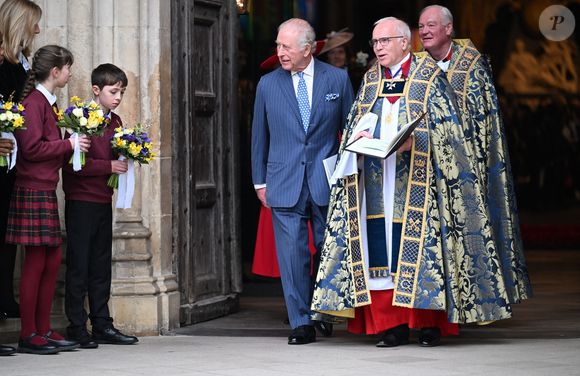 Le roi Charles (Charles III d'Angleterre) et la reine Camilla (Camilla Parker Bowles, reine consort d'Angleterre) quittent la cérémonie annuelle de célébration du Jour du Commonwealth à l'abbaye de Westminster, à Londres. Backgrid UK/ Bestimage