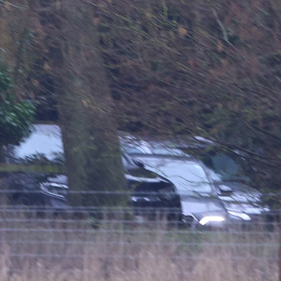 Andrew Mountbatten Windsor arrêté à son domicile de Sandringham, le jour de son 66ème anniversaire, pour soupçons de "faute dans l'exercice de fonctions officielles" dans le cadre de l'affaire Epstein, le 19 février 2026. L'ex prince fait l'objet d'une enquête pour ses liens avec le défunt pédocriminel, avec qui il aurait partagé des documents confidentiels du gouvernement.