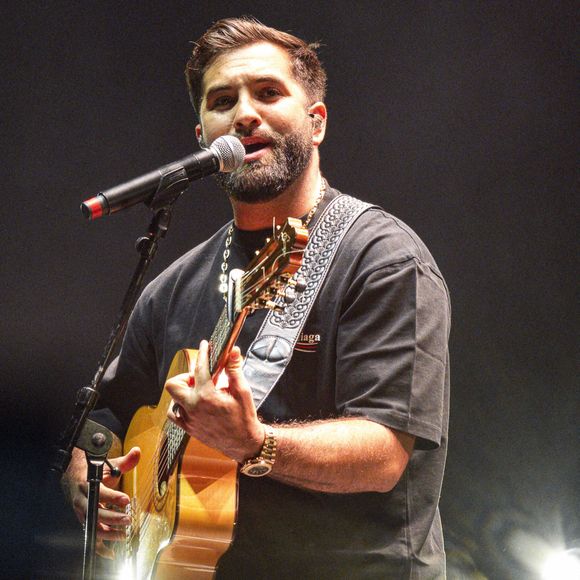 Kendji Girac - Les artistes se produisent lors du concert "Scoop Live" de Radio Scoop à la LDLC Arena de Décines près de Lyon, le 25 février 2025. 
© Sandrine Thesillat / PsnewZ / Bestimage