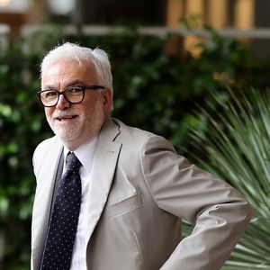 S'il reprendra bien la présentation de "L'heure des pros" sur Cnews,

Pascal Praud au village lors des Internationaux de France de Tennis de Roland Garros 2025, à Paris, France, le 4 Juin 2025. © Jacovides-Moreau/Bestimage