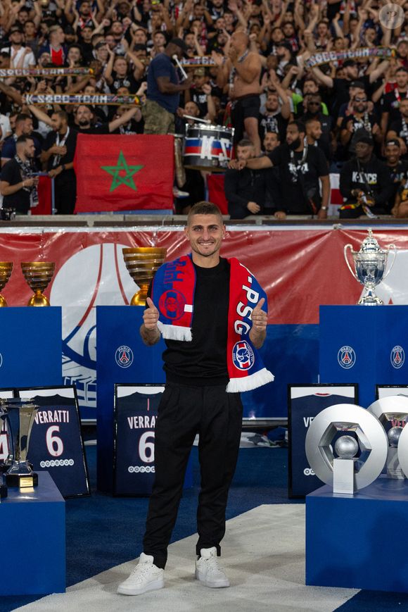 Marco Verratti en larmes a dit au revoir au Parc des Princes après onze ans au PSG avant le match de football Ligue 1 Uber Eats opposant le Paris Saint-Germain (PSG) à l'OGC Nice au Parc des Princes à Paris, France, le 15 septembre 2023. Nice a gagné 3-2. © Jeremy Melloul/Bestimage
