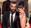 L'artiste collabore collabore avec Romain Gavras.

Romain Gavras et Dua Lipa - Montée des marches du film Omar La Fraise (Le Roi d'Alger) lors du 76ème Festival International du Film de Cannes le 20 mai 2023. Jacovides / Moreau / Bestimage