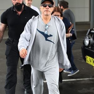 L’acteur assume ces séquelles comme “le prix à payer pour atteindre le top niveau” après une carrière riche en cascades et combats…

Jean-Claude Van Damme arrive à l'aéroport de Sydney, le 5 mars 2020.