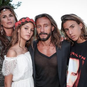la mère de ses deux enfants,

Exclusif - Bob Sinclar, sa femme Ingrid et leurs enfants Raphaël et Paloma - Cérémonie religieuse - Mariage de Benjamin Castaldi et Aurore Aleman au Mas de La Rose à Eygalières, le 27 août 2016. © Jacovides-Moreau/Bestimage