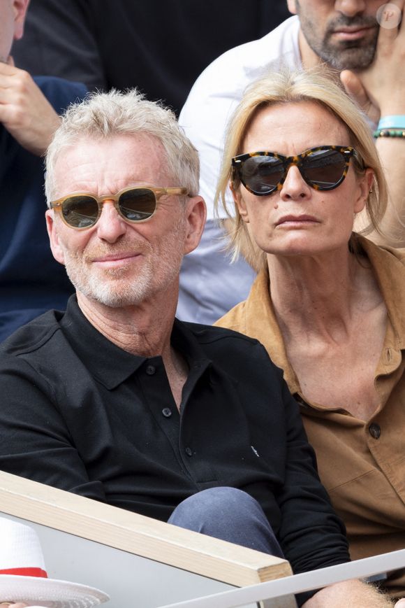 Denis Brogniart et sa femme Hortense Borgniart dans les tribunes lors des Internationaux de France de Tennis de Roland Garros 2025 à Paris, le 29 mai 2025.
© Moreau / Jacovides / Bestimage